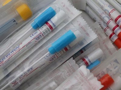 Set of swabs in packaging